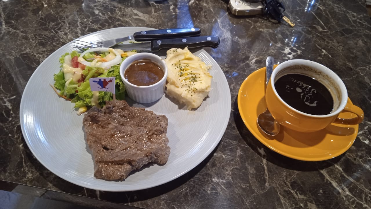 Temukan Kelezatan di Blue Fire Steak Caman: Steak Unik yang Wajib Dicoba! 1 blue fire steak caman 1