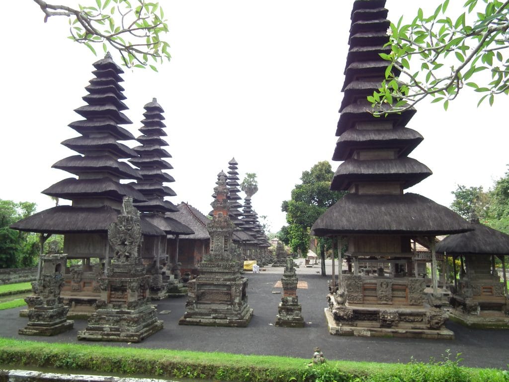 Pura Taman Ayun: Surga Tersembunyi di Bali yang Wajib Dikunjungi! 2 Pura Taman Ayun