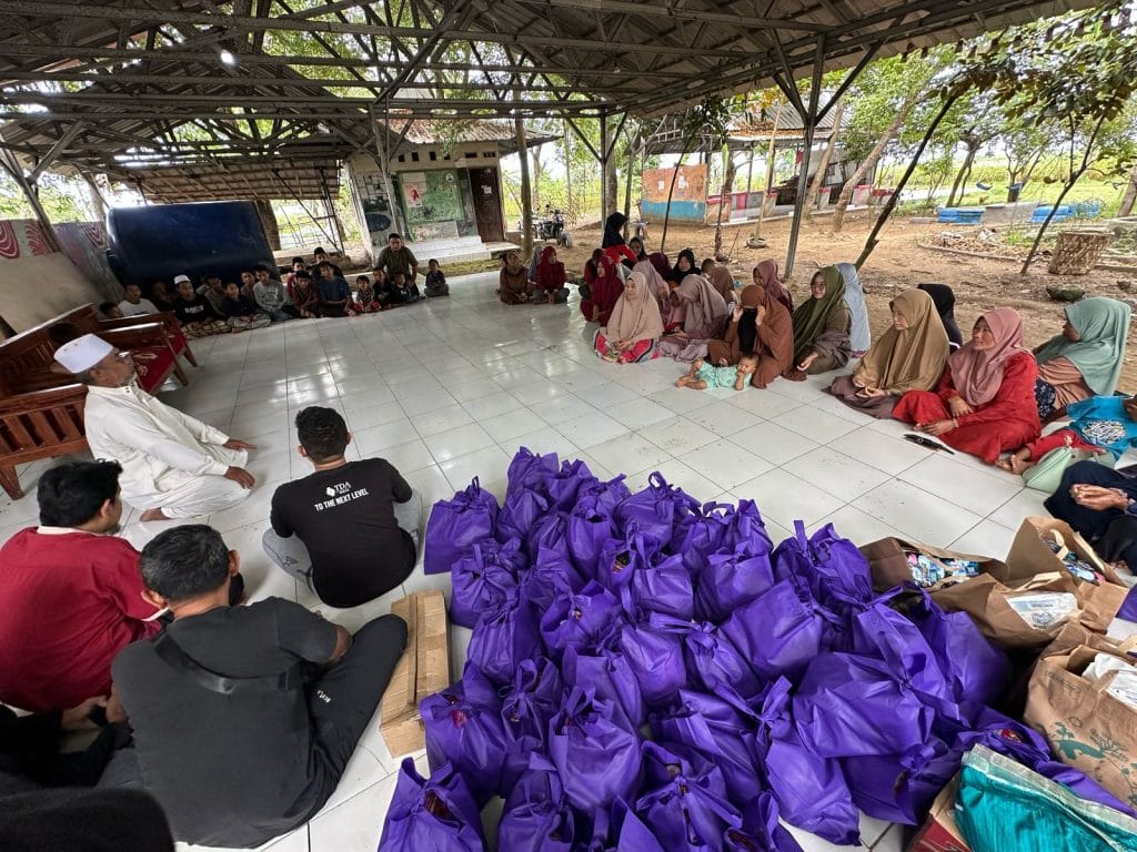 Pembagian Donasi Korban Banjir dari TDA Peduli Bekasi, Aksi Sosial Tahap 2 untuk Warga Bekasi 3 TDA Peduli Bekasi