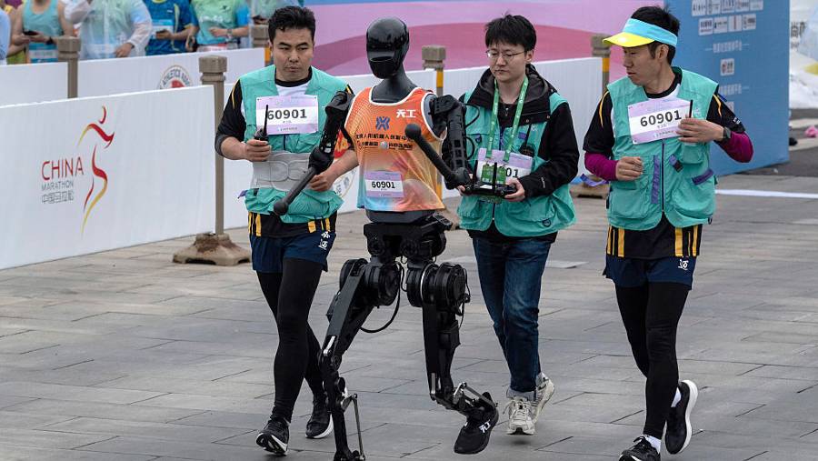 Lomba Lari Robot Humanoid China, Masa Depan Teknologi Robot Semakin Mendekati Manusia 2 Robot humanoid china