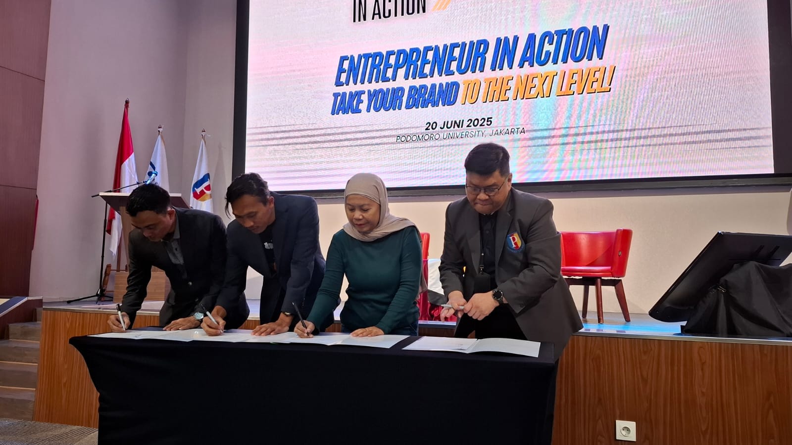 Bongkar Rahasia Sukses Bisnis dengan AI: Workshop "AI for Business" di Podomoro University 1 ai for business