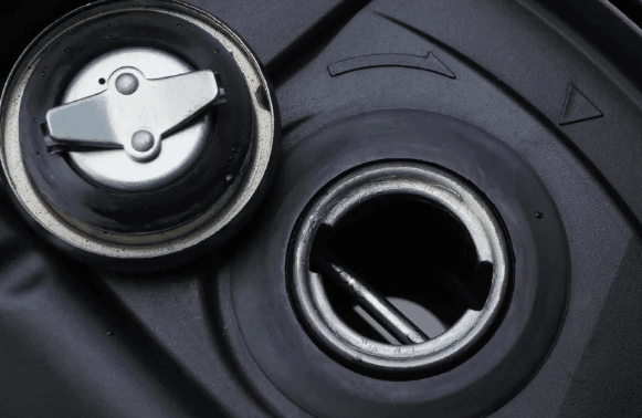 Bibir Tangki Motor Matik Berkarat? Ini Cara Mengatasinya! 1 Tangki Motor