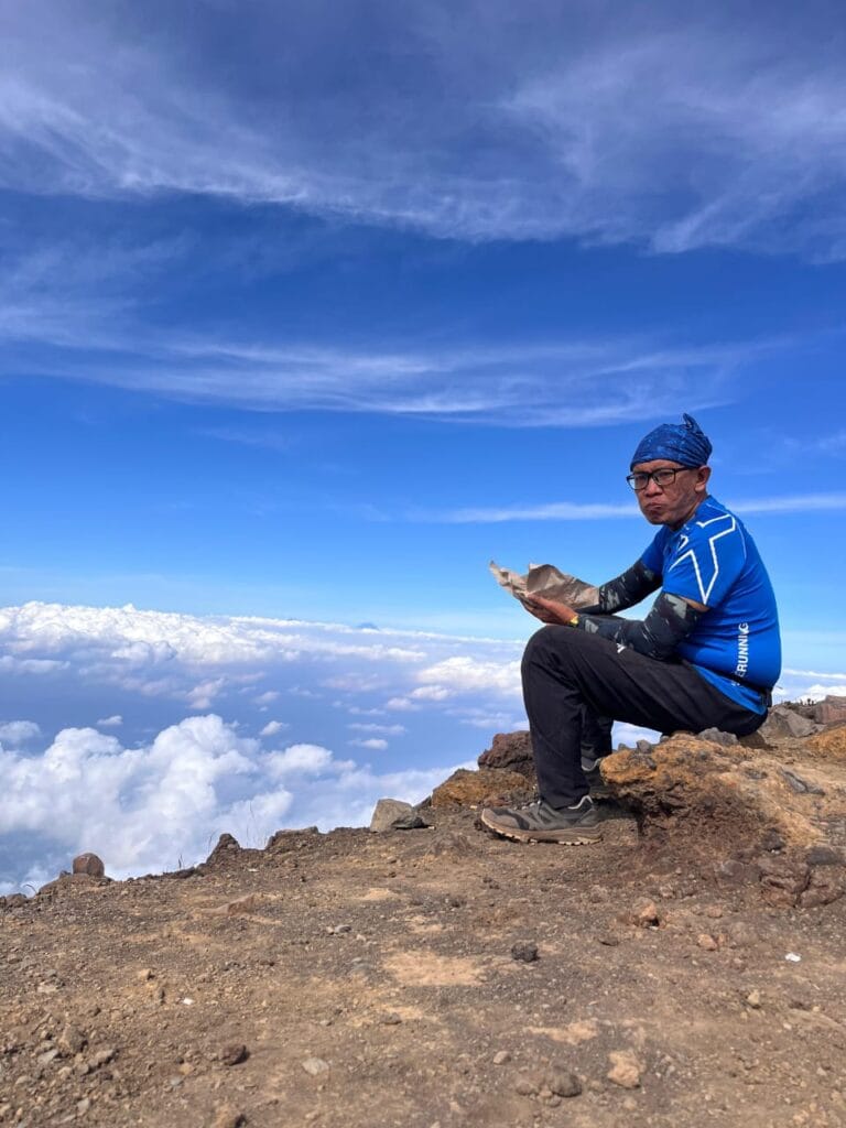 Terungkap! Rahasia Pendakian Gunung Slamet via Bambangan yang Bikin Nagih 3 Gunung Slamet via Bambangan