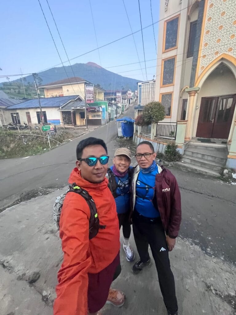 Terungkap! Rahasia Pendakian Gunung Slamet via Bambangan yang Bikin Nagih 2 Gunung Slamet via Bambangan