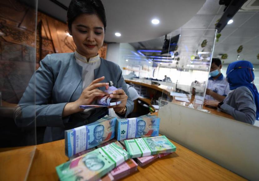 BI Turun, OJK Prediksi Bunga Kredit Bank Menurun 1