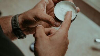 4 Perbedaan Penting Antara Wax Janggut dan Balm Janggut yang Harus Diketahui Pria 13 wax janggut